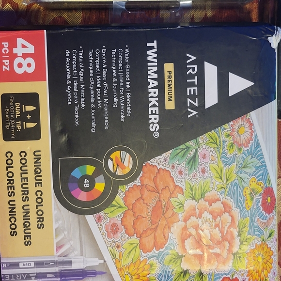 Color Pens Lot - Picture 4 of 8